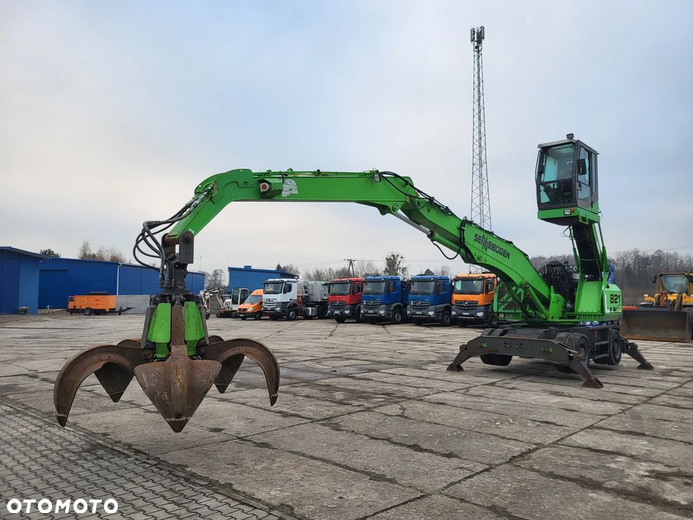 Sennebogen 821 M przeładunkowa do złomu chwytak + magnes - 13
