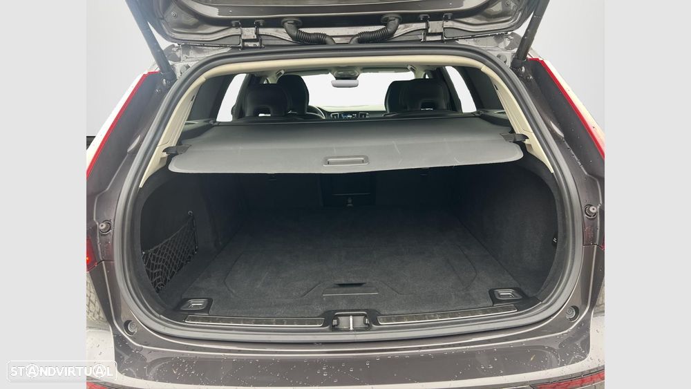 Volvo V60 2.0 T6 AWD TE Plus Dark - 15