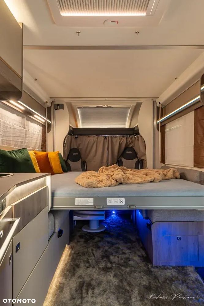 Ford Chausson 720 Titanium - 9