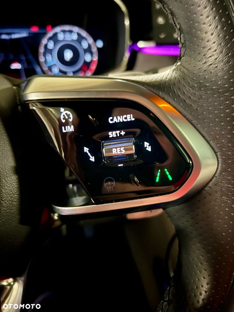 Jaguar F-Pace P400 AWD R-Dynamic S - 9