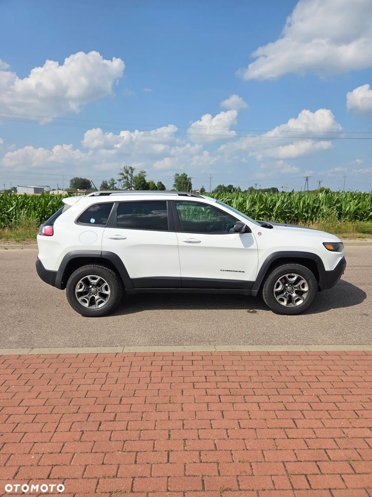 Jeep Cherokee - 11