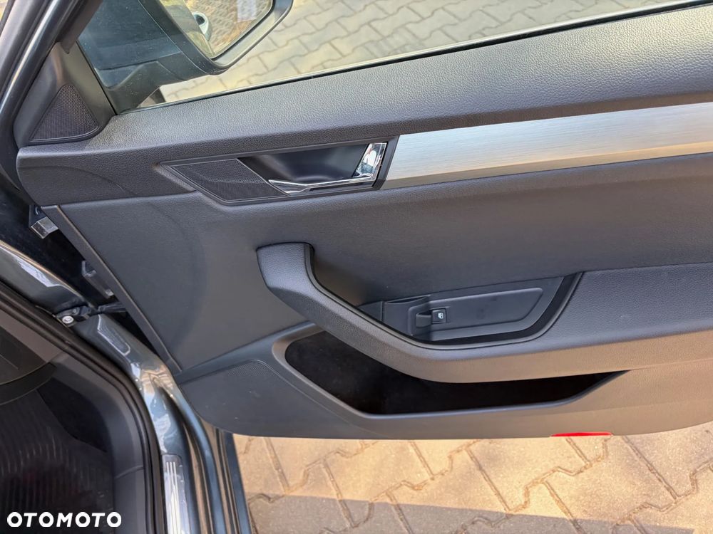 Skoda Superb 2.0 TDI Ambition DSG - 17