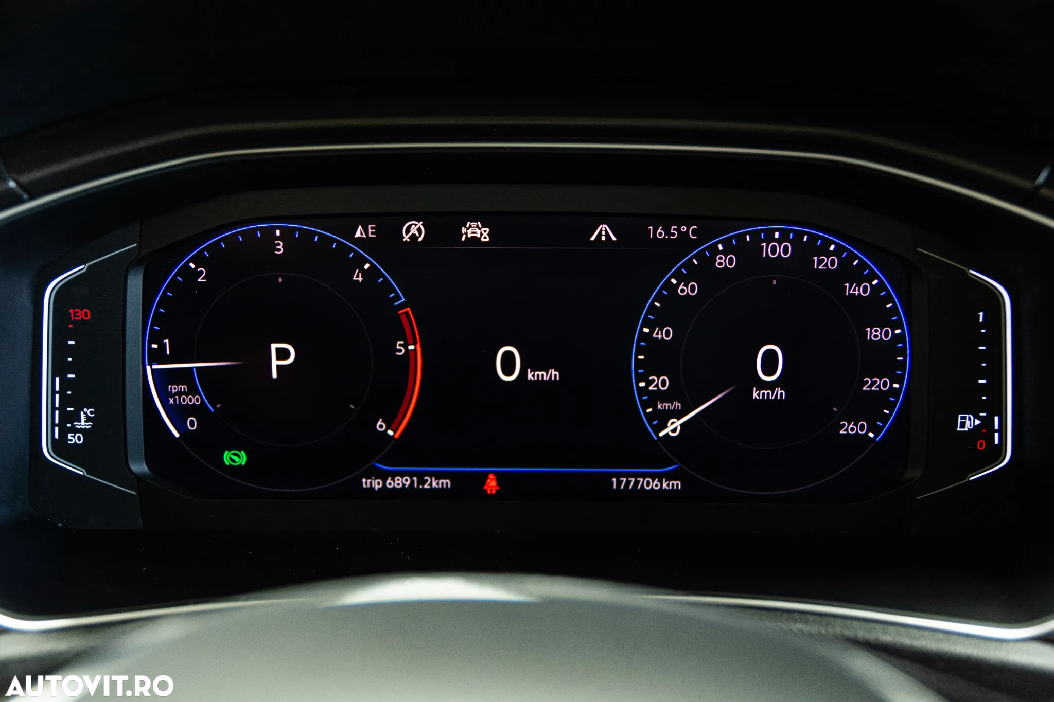 Volkswagen T-ROC 2.0 TDI SCR 4MOTION DSG Style - 24