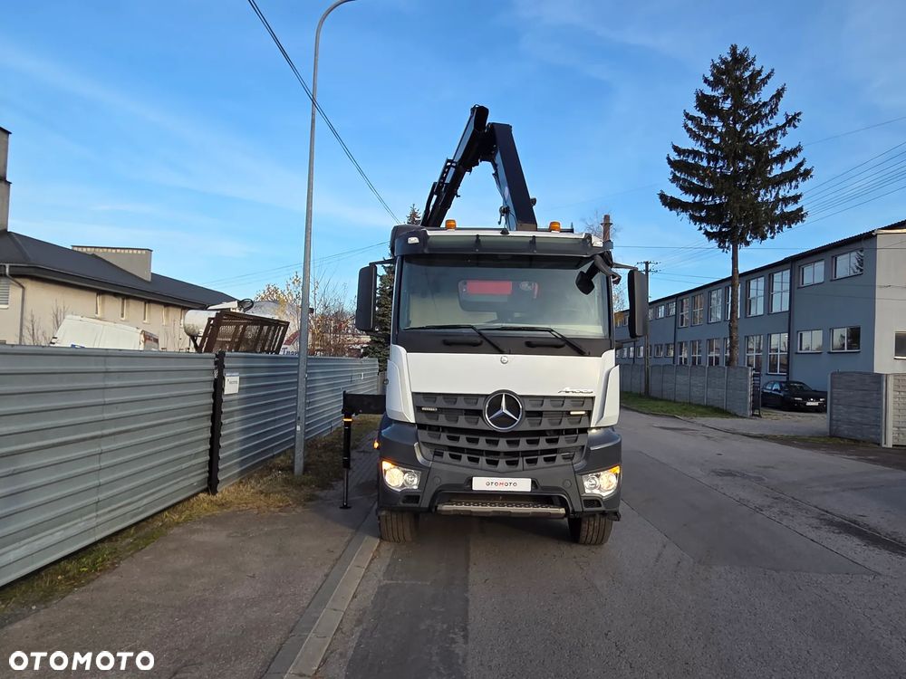 Mercedes-Benz AROCS 1824 // HDS HMF 1420-K2 // PILOT FUNKCJE 5 i 6 // NOWY KIPER WYWROTKA // ZAWIESZENIE BUDOWLANE WYSOKIE // PRZED PIERWSZĄ REJ W PL MOŻLIWE ZMIANY ZABUDOWY - 7