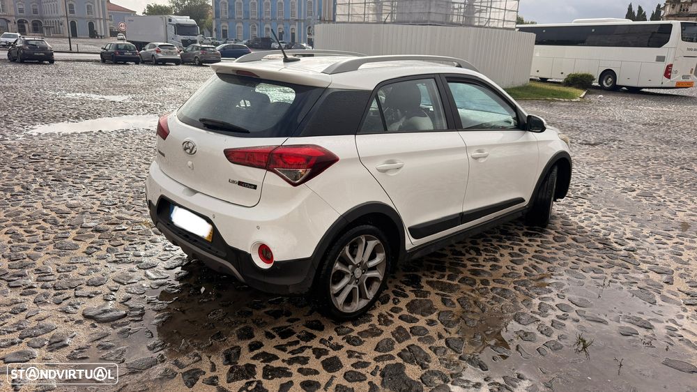 Hyundai i20 Active 1.4 CRDi Comfort Navi - 3