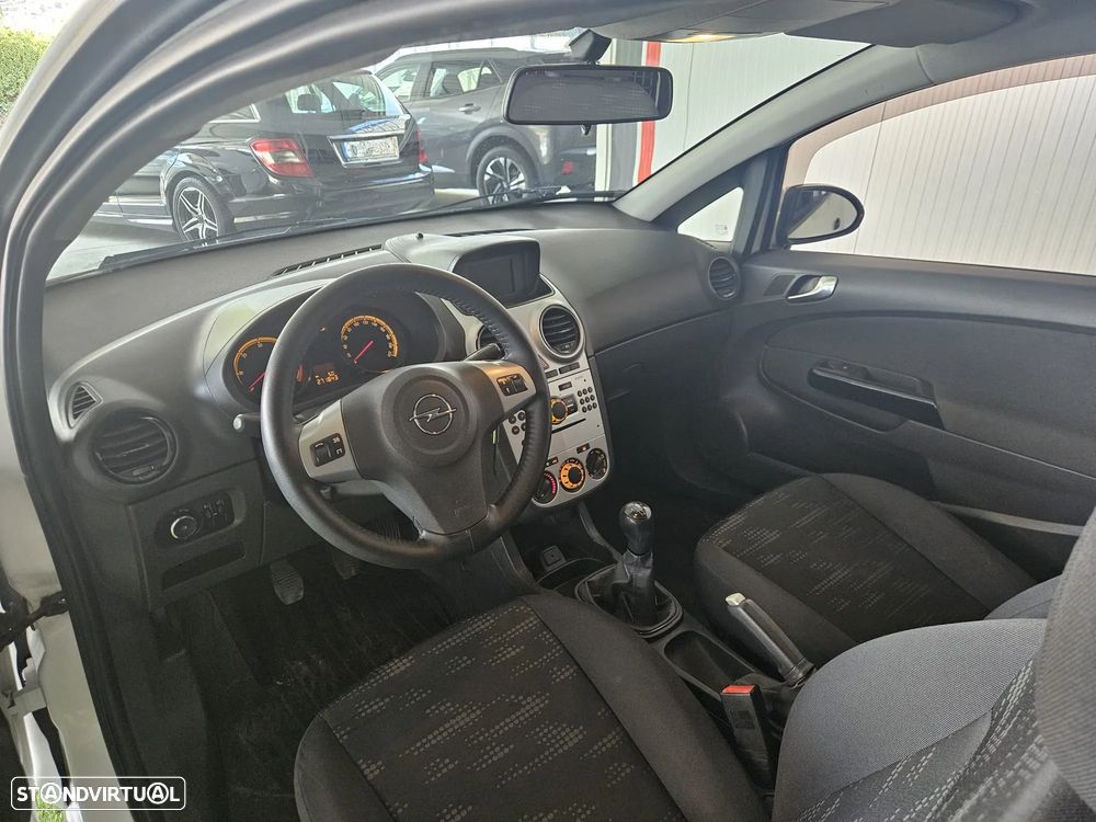 Opel CORSA D-VAN - 11