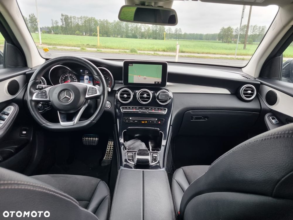 Mercedes-Benz GLC 250 d 4Matic 9G-TRONIC AMG Line - 11