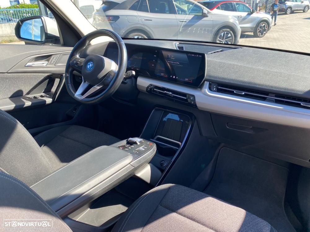 BMW iX1 eDrive20 - 8