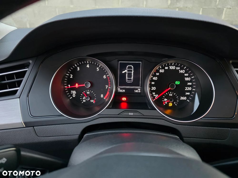 Volkswagen Passat - 18