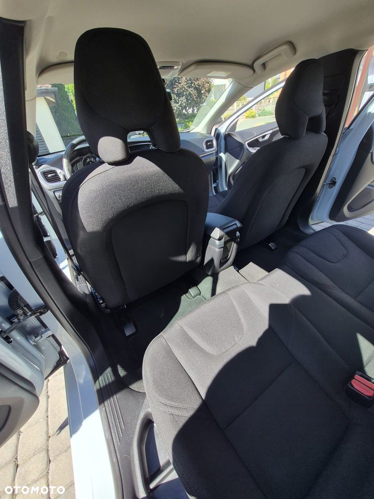 Volvo V40 D2 Drive-E Momentum - 10