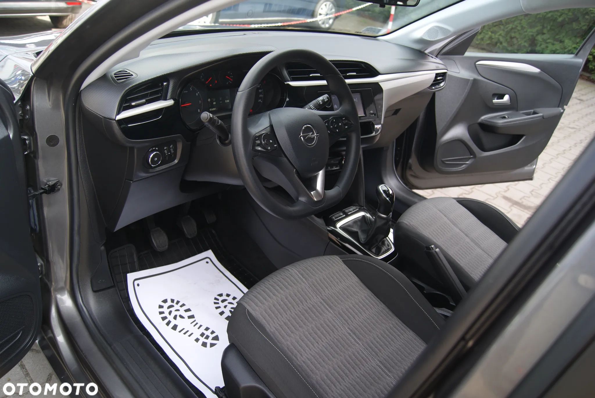 Opel Corsa 1.2 Business S&S - 19