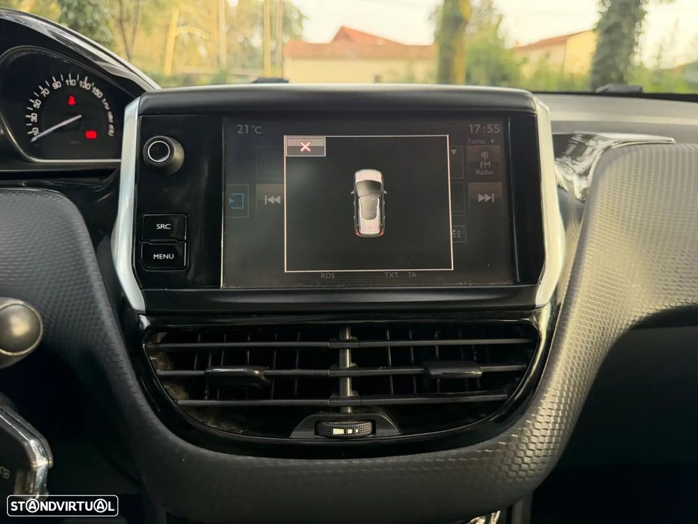 Peugeot 2008 1.2 PureTech Allure EAT6 - 30