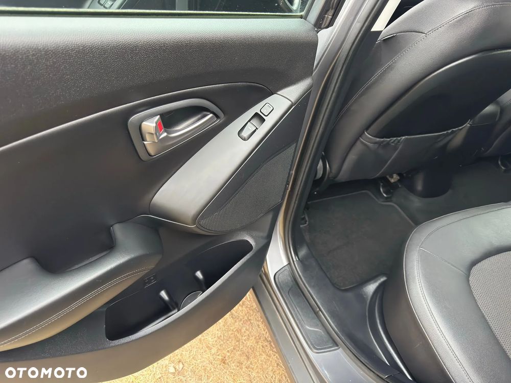 Hyundai ix35 1.6 2WD Fifa World Cup Edition - 12