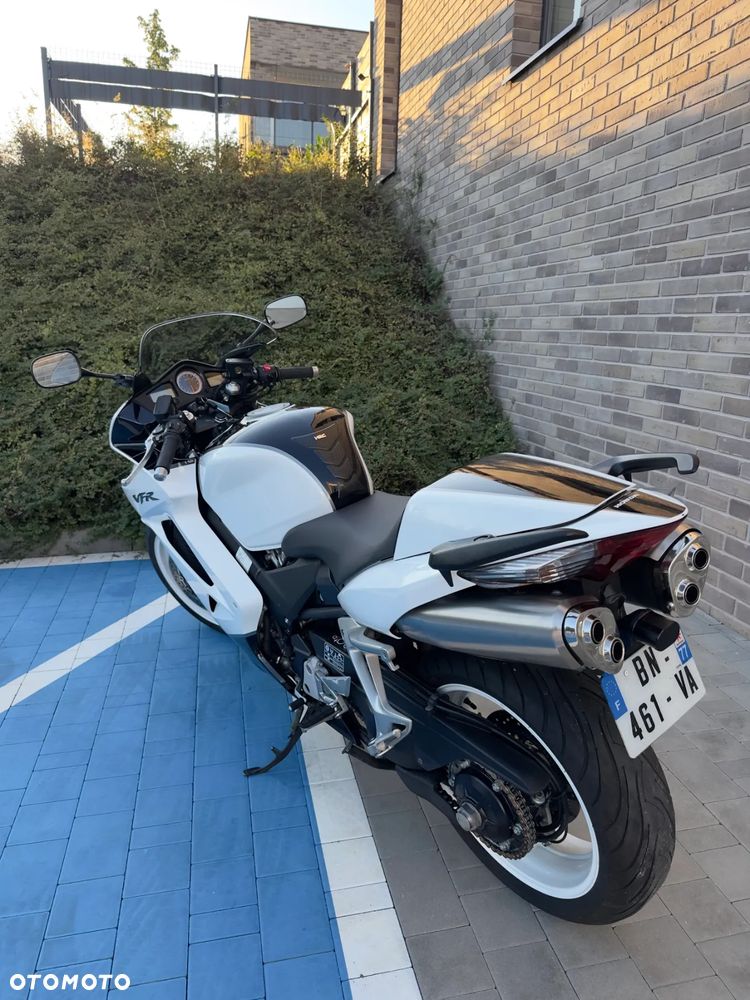 Honda VFR - 18