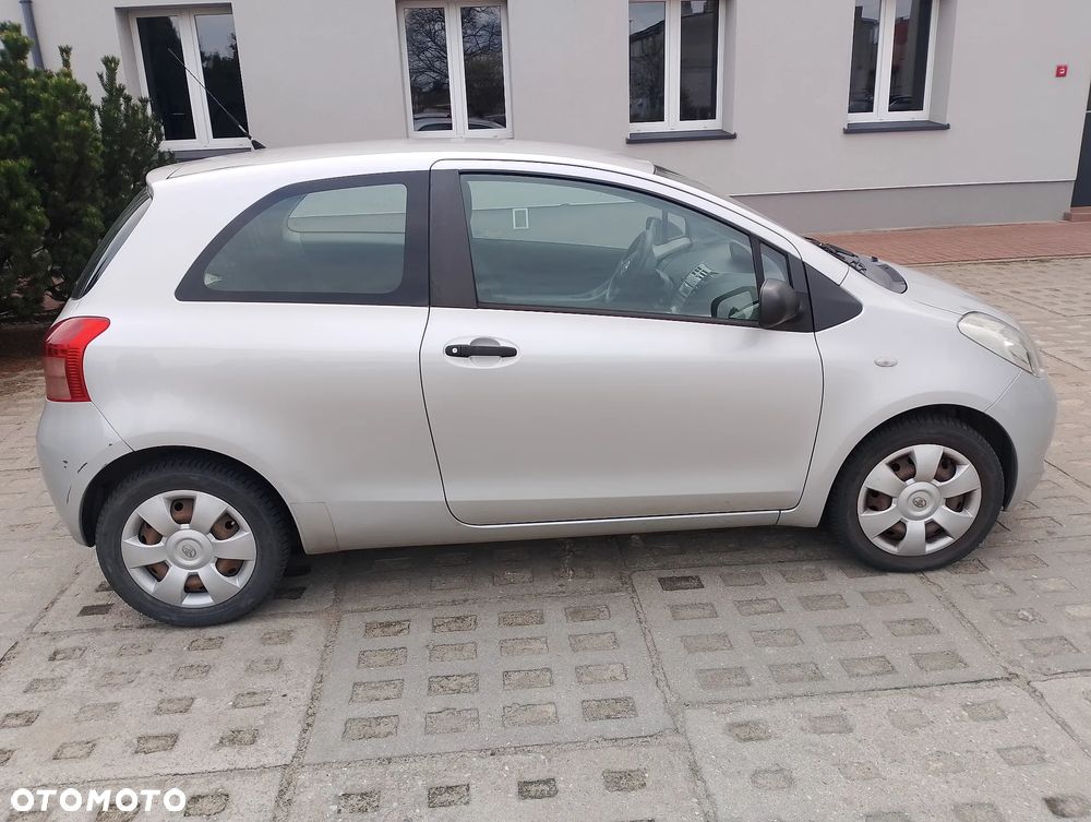 Toyota Yaris 1.3 Luna - 1