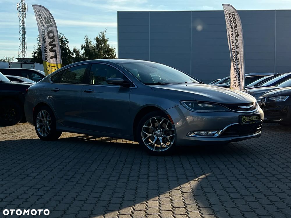 Chrysler 200 - 1
