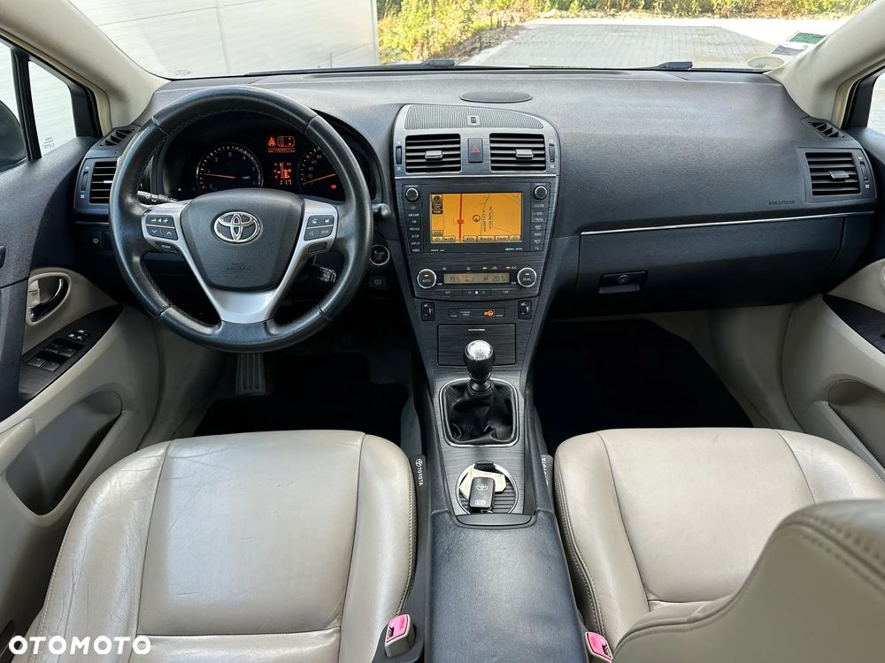 Toyota Avensis 2.2 D-4D Life - 11