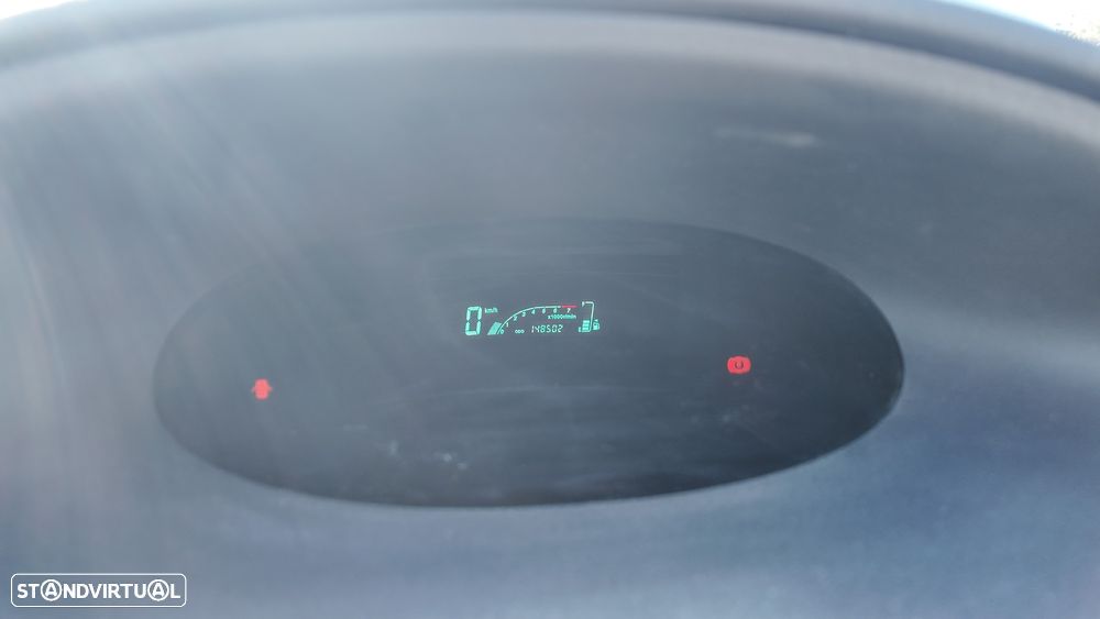 Toyota Yaris 1.0 Sol AC - 6