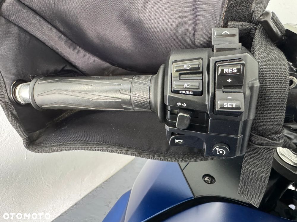 Yamaha FJR - 23