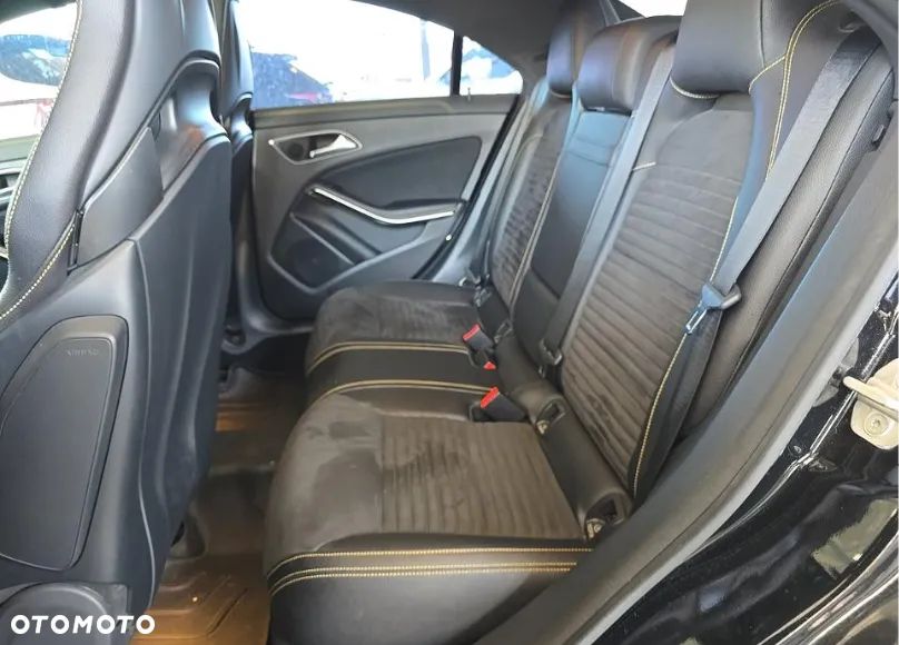 Mercedes-Benz CLA AMG 45 4Matic 7G-DCT - 10
