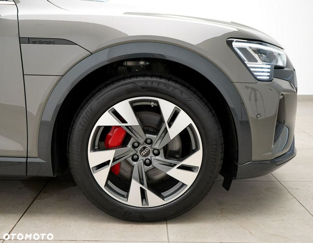 Audi Q8 Sportback e-tron - 6