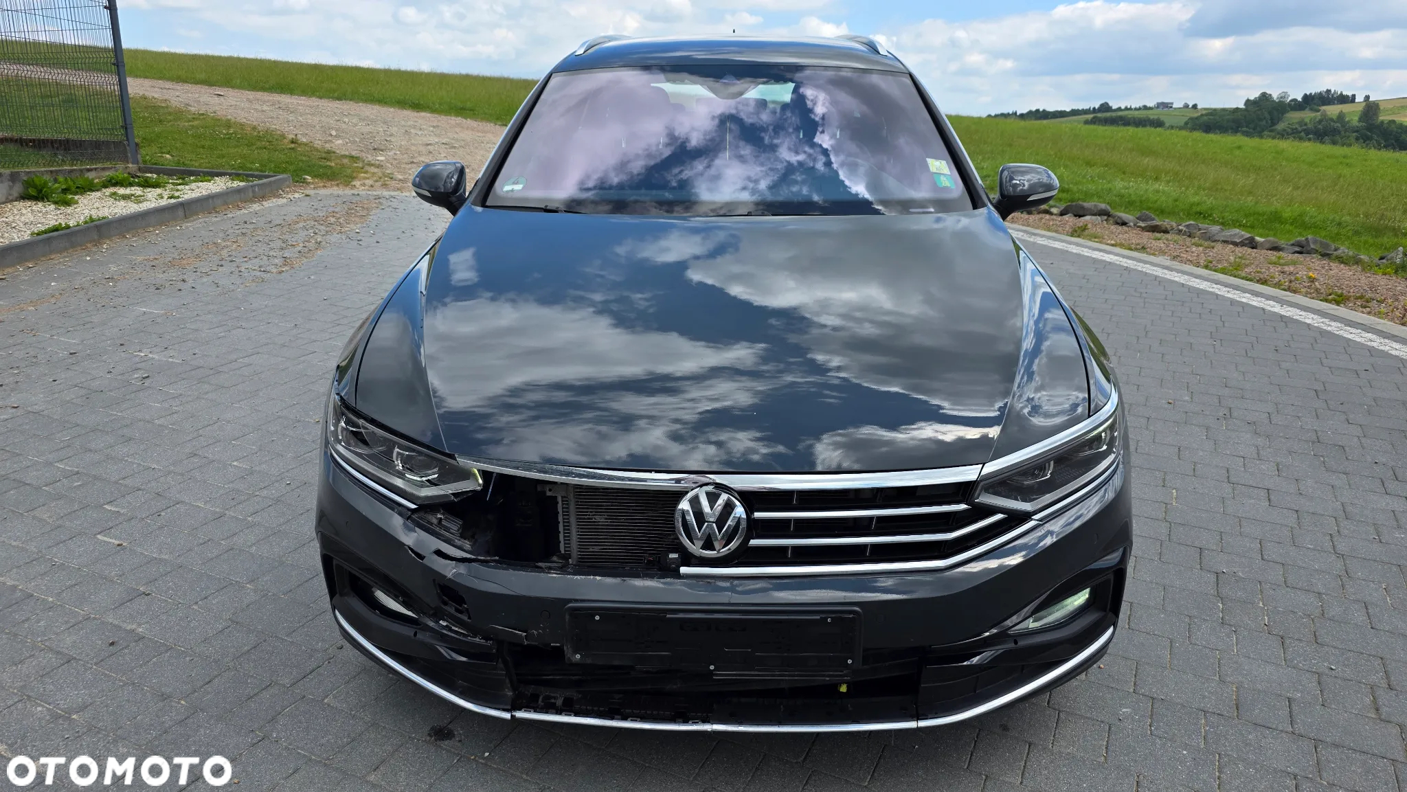 Volkswagen Passat Variant 2.0 TDI SCR DSG R-Line - 2