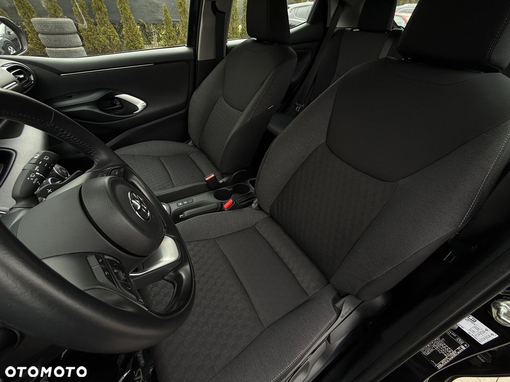 Toyota Yaris 1.5 VVT-iE Team Deutschland - 14