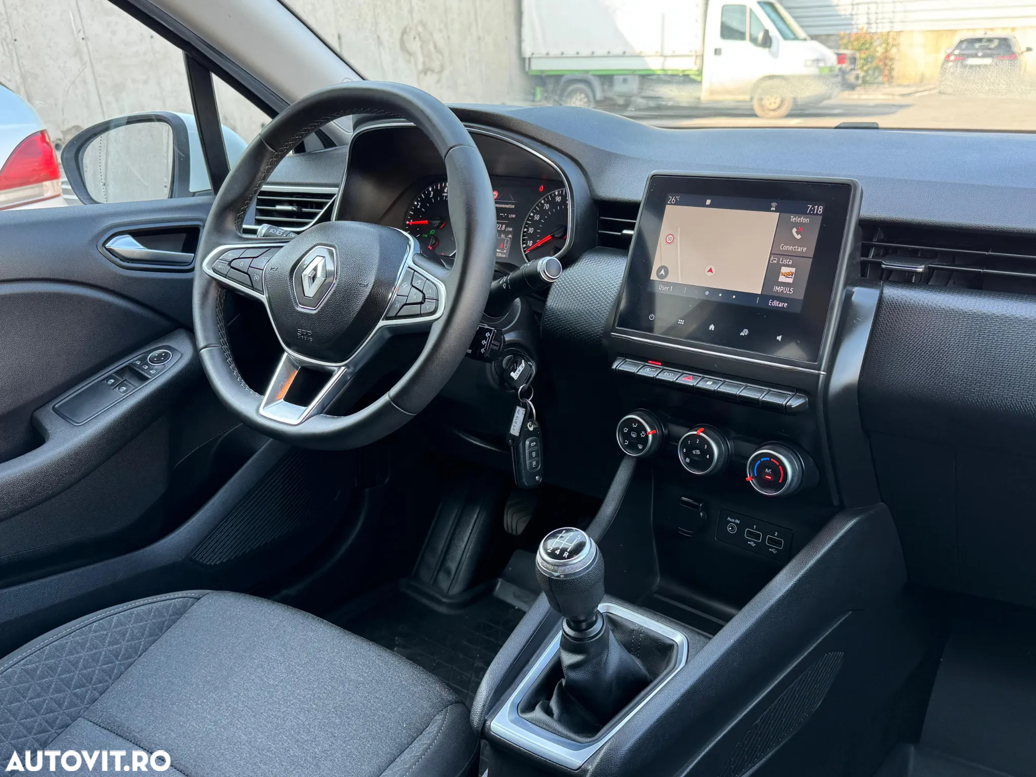 Renault Clio TCe 100 BUSINESS EDITION - 11