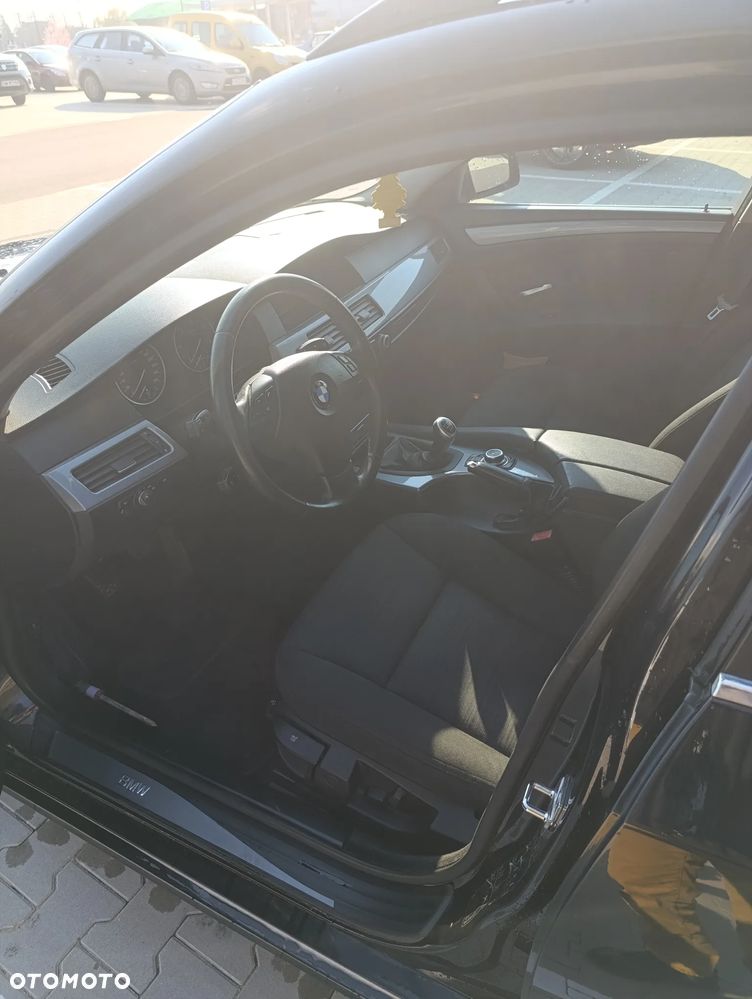 BMW Seria 5 525d - 14