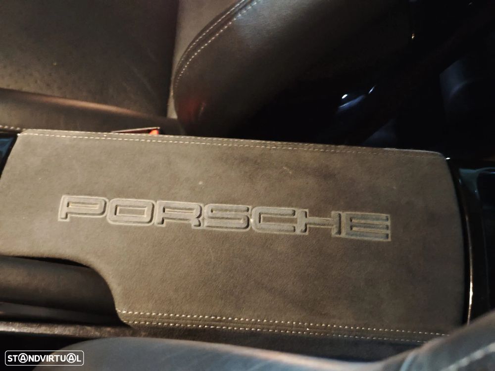 Porsche 911 (997) Carrera 4 S - 37