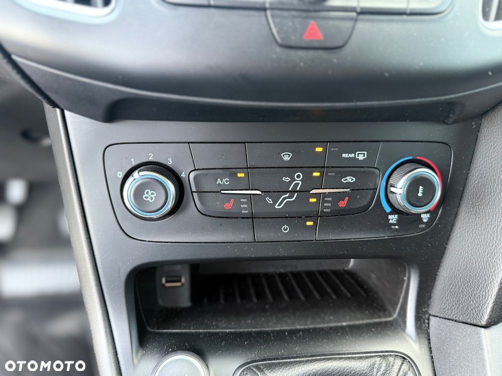 Ford Focus 1.5 EcoBoost STart-Stopp-System TITANIUM - 27