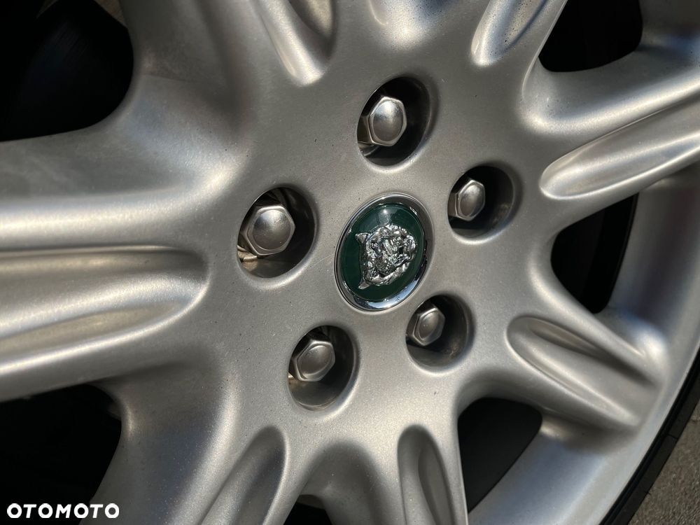 Jaguar XK8 4.0 - 12