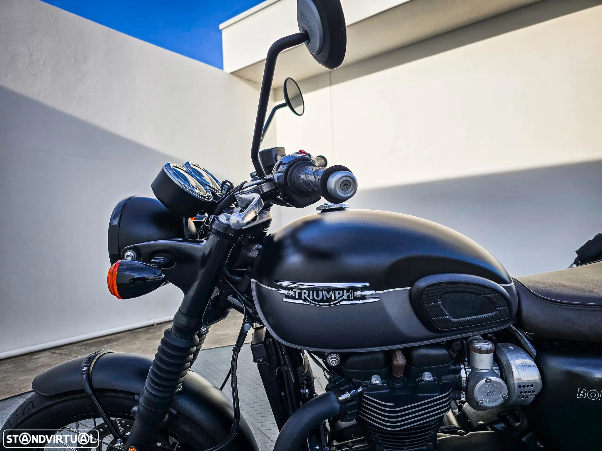Triumph Bonneville T120 Black - 13
