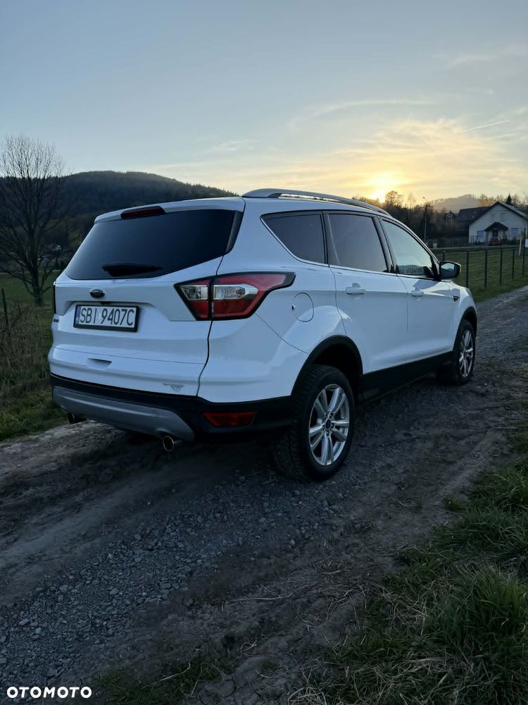Ford Kuga 2.0 TDCi 4x4 Titanium - 4