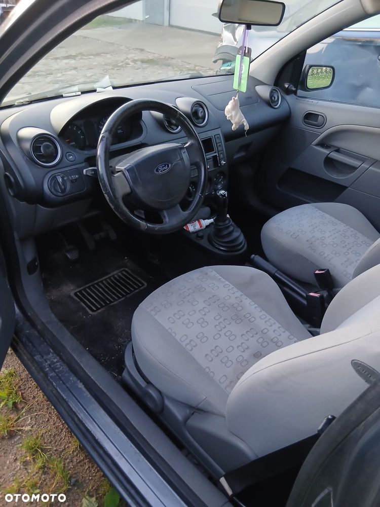 Ford Fiesta - 7