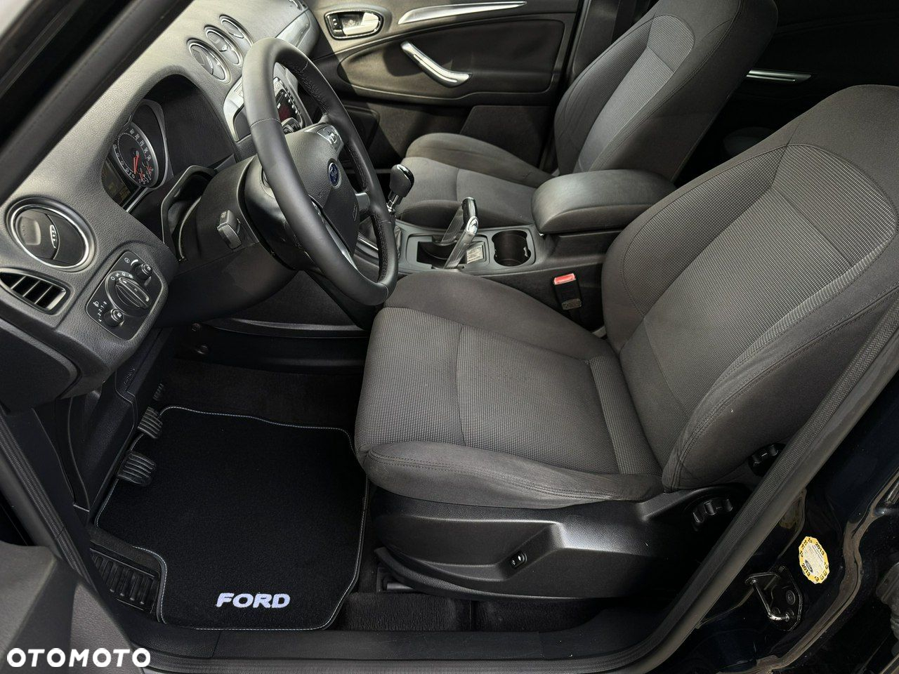 Ford S-Max - 18
