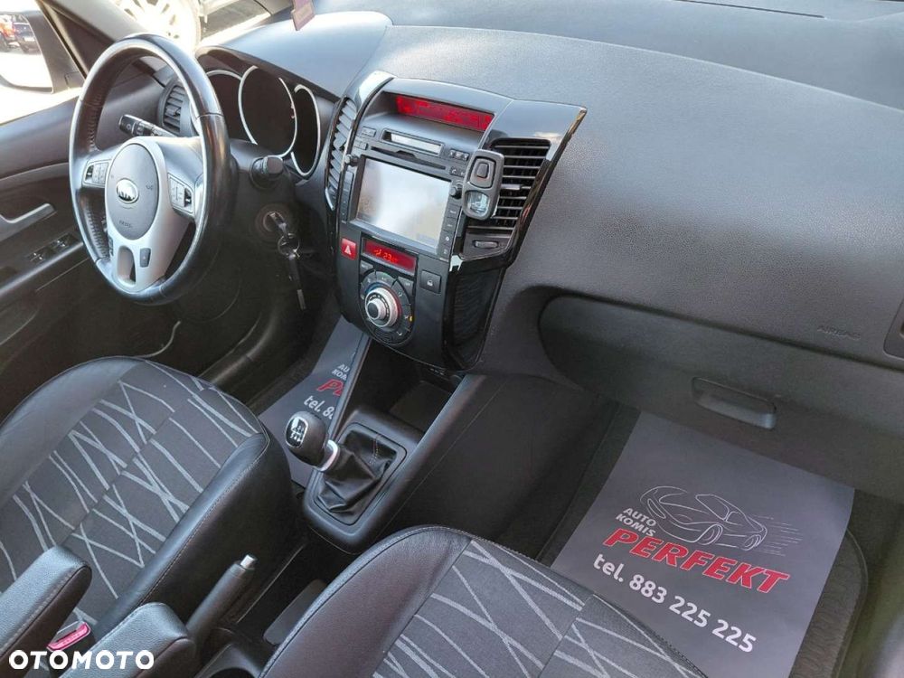 Kia Venga - 15