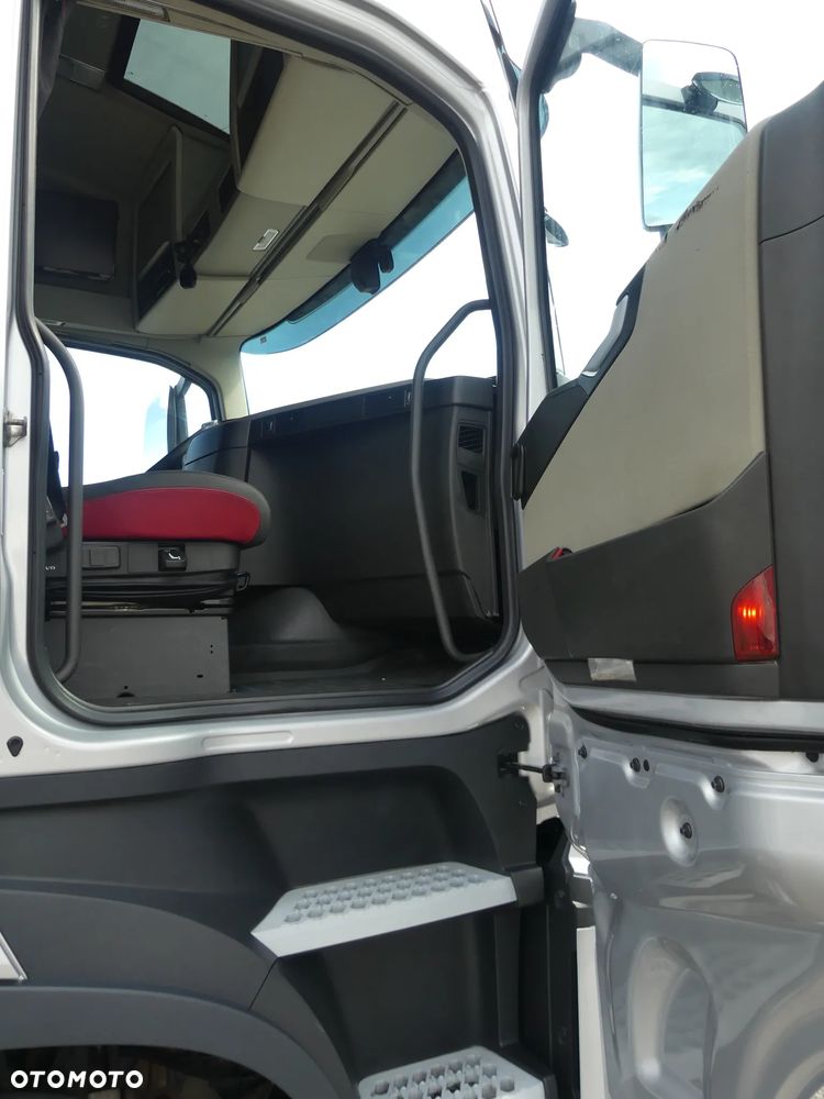 Volvo FH4 500 / EURO 6 / ZESTAW PRZESTRZENNY / KLIMA POSTOJOWA / TV / - 29