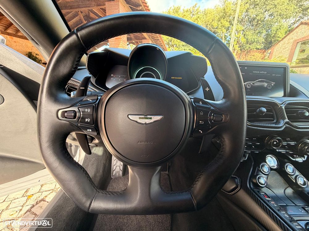 Aston Martin Vantage Coupe 4.0 Twin-Turbo V8 - 32