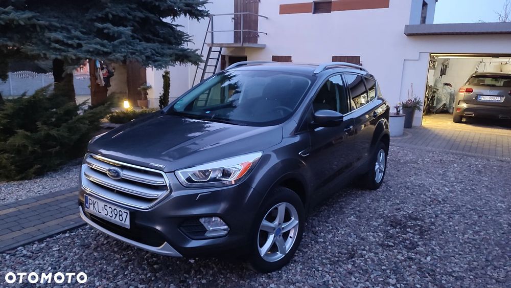 Ford Kuga 1.5 TDCi 2x4 Titanium - 4
