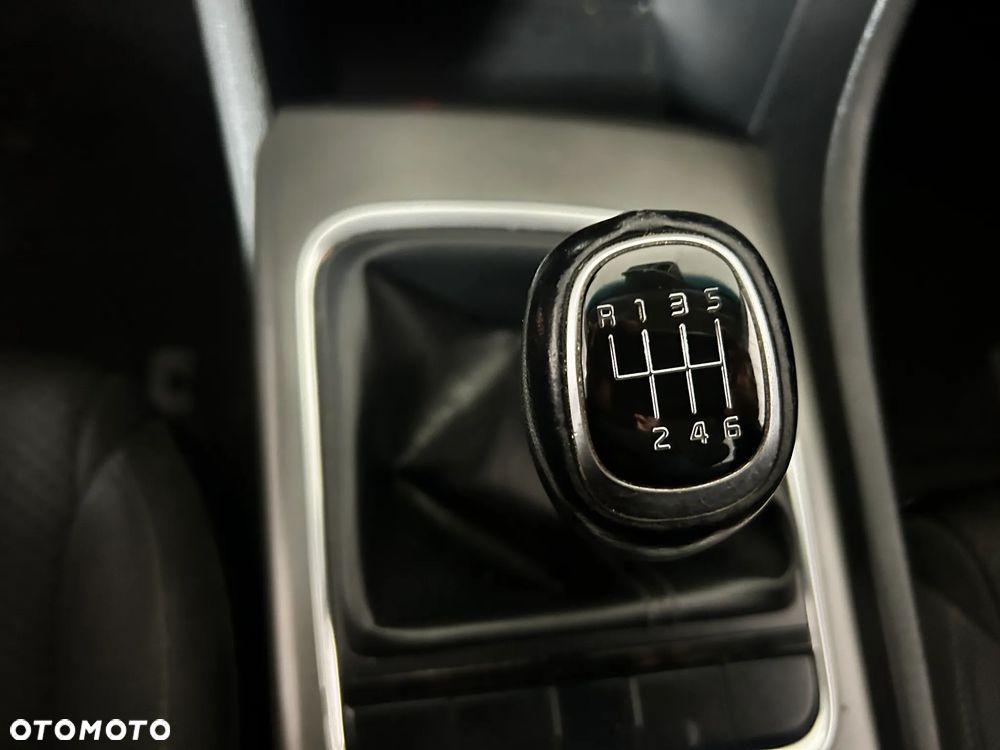 Kia Optima 2.0 M - 11