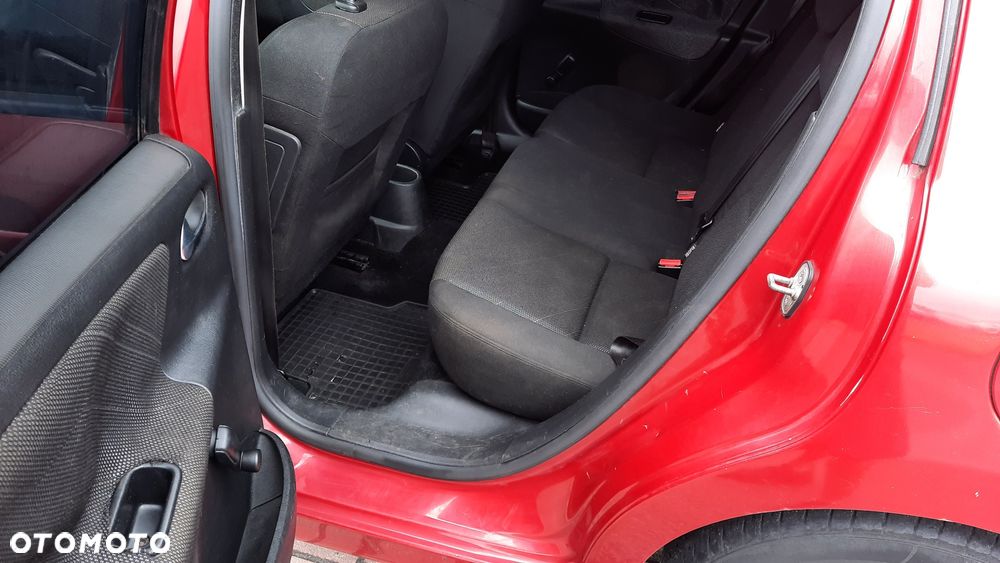 Peugeot 207 - 8