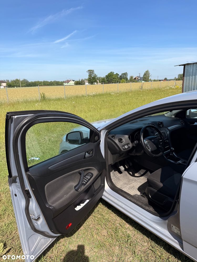 Ford Mondeo 2.0 TDCi Ambiente - 6