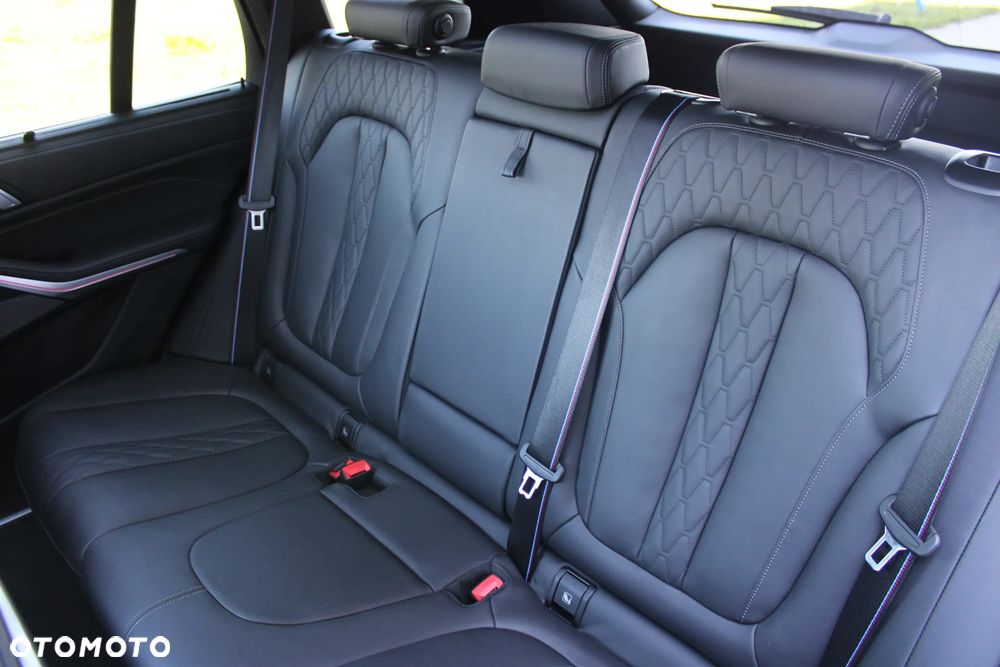 BMW X5 M M60i mHEV sport - 29
