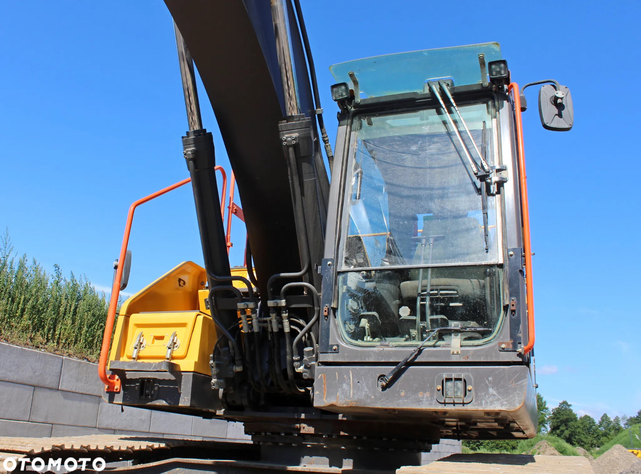 Volvo EC220EL - 11