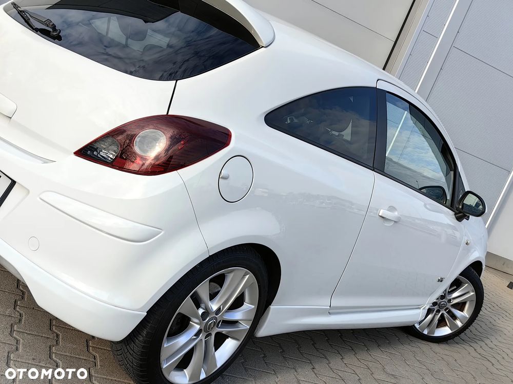 Opel Corsa 1.6T GSI - 31