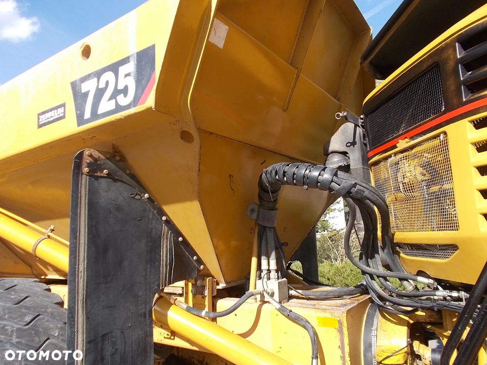 Caterpillar 725 - 16