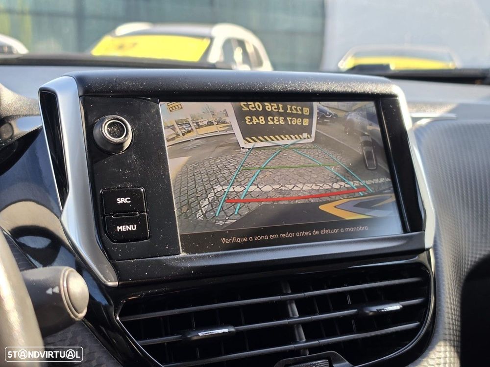 Peugeot 2008 1.2 PureTech Style - 16