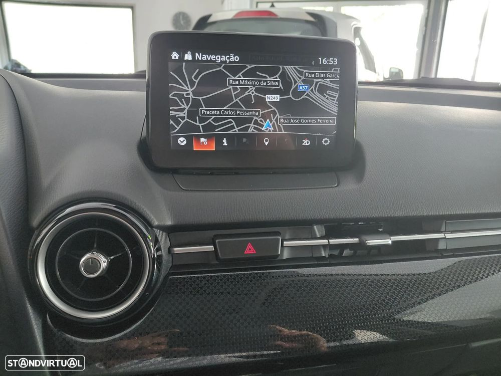 Mazda 2 1.5 Sky-G Evolve Navi - 23