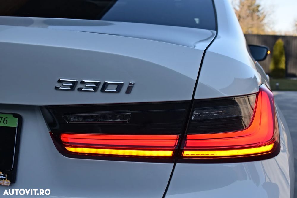 BMW Seria 3 330i Aut. Edition Luxury Line Purity - 16